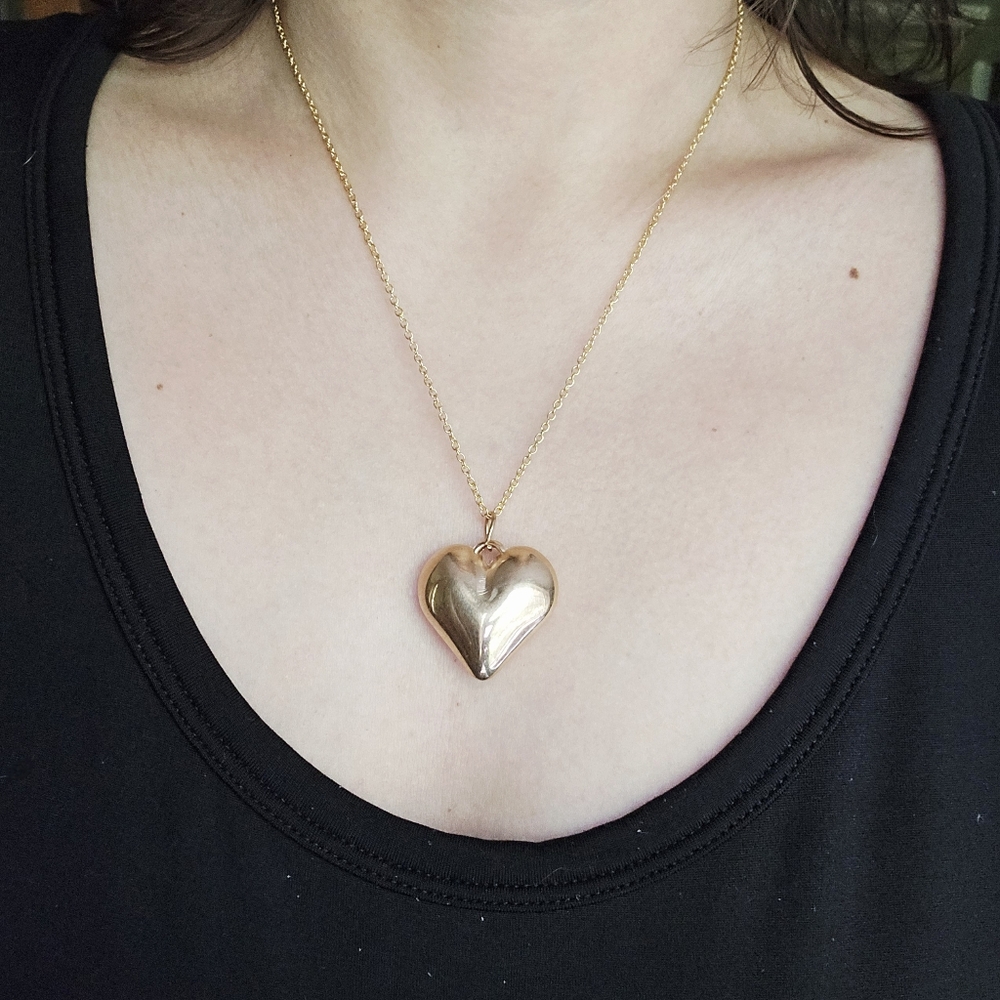 Vintage Gold Heart Necklace - Picture 5 of 8